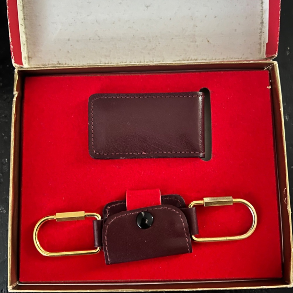 Vintage Bosca Leather Moneyclip / Keychain Gift Set